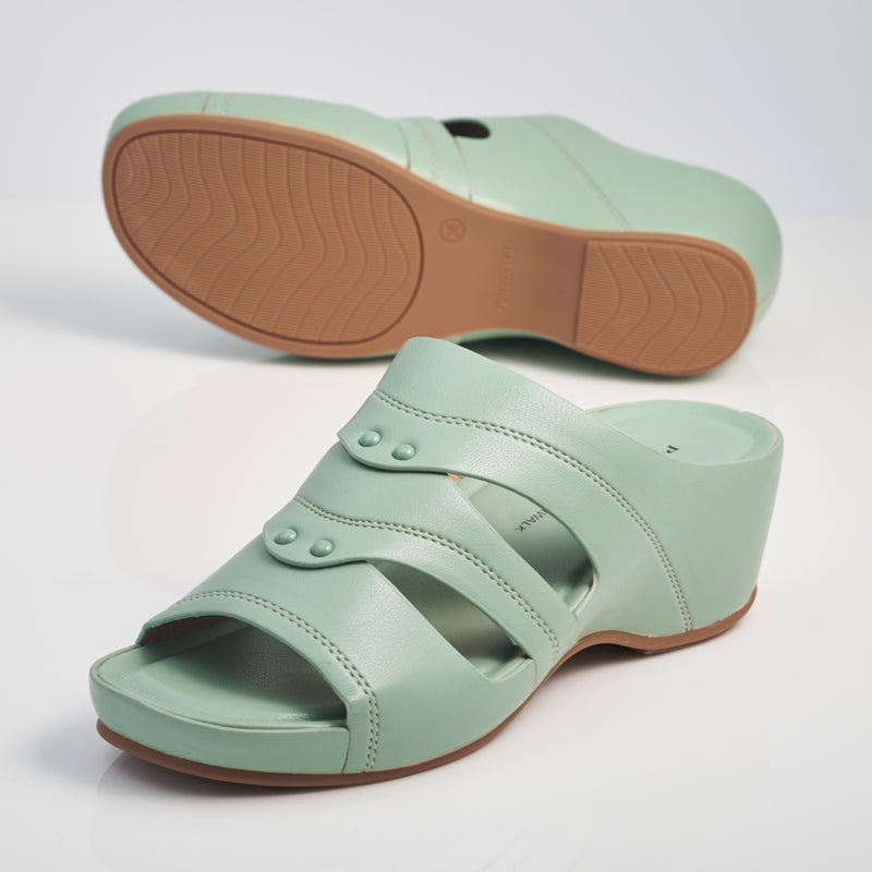 Load image into Gallery viewer, Ladies Lightweight Slide Wedge Sandals
